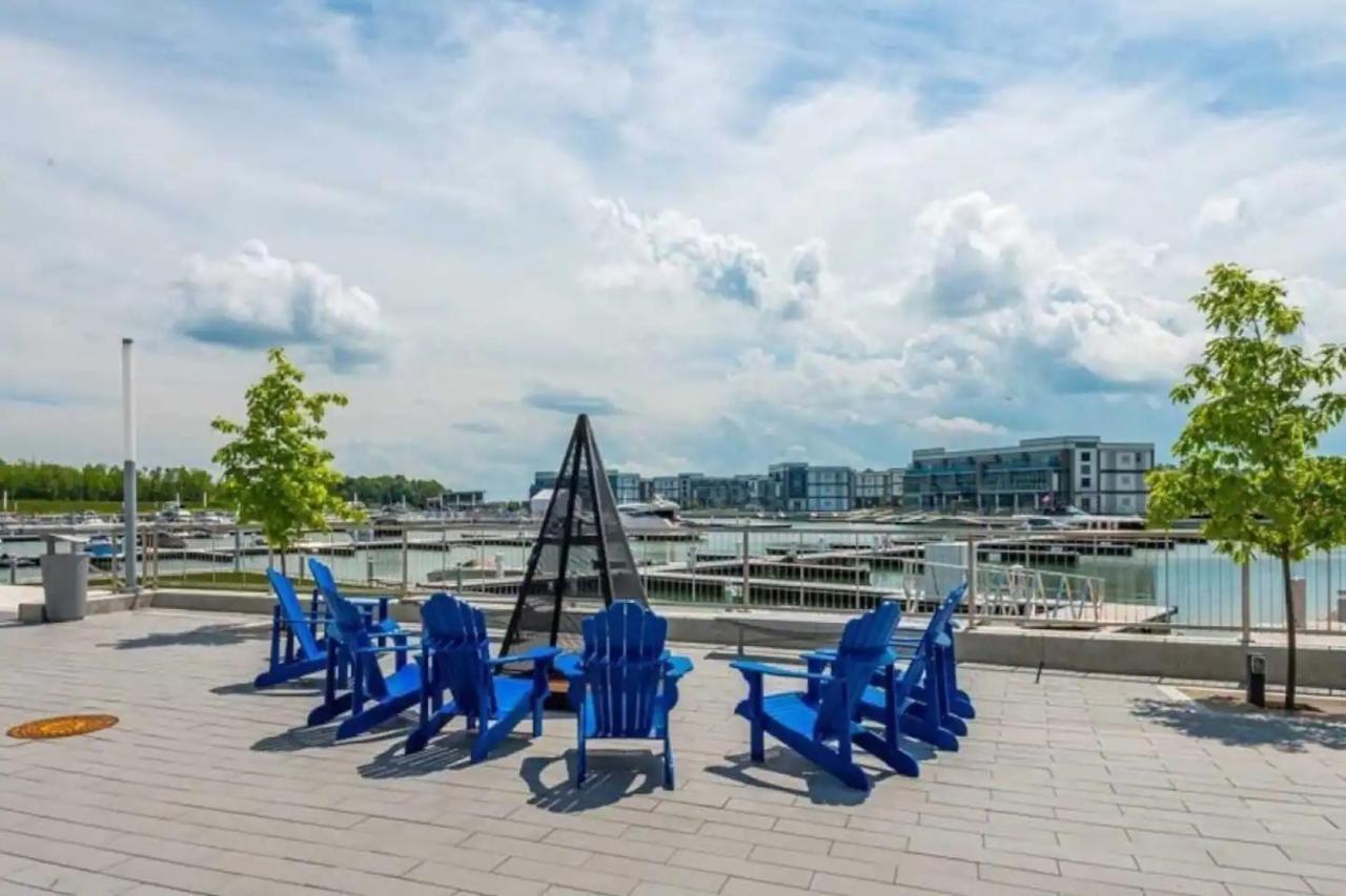Pet Friendly Condos At Friday Harbour Innisfil Bagian luar foto