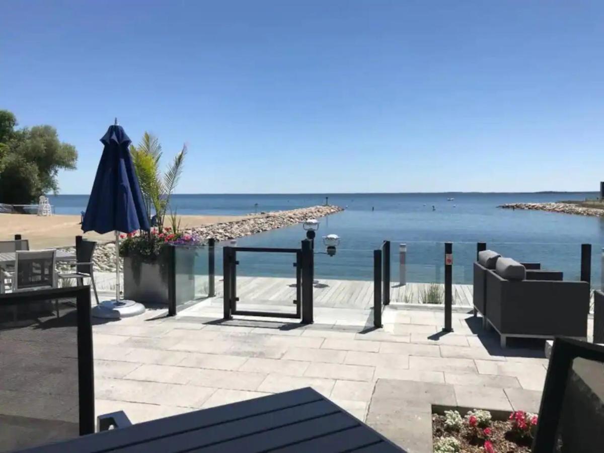 Pet Friendly Condos At Friday Harbour Innisfil Bagian luar foto
