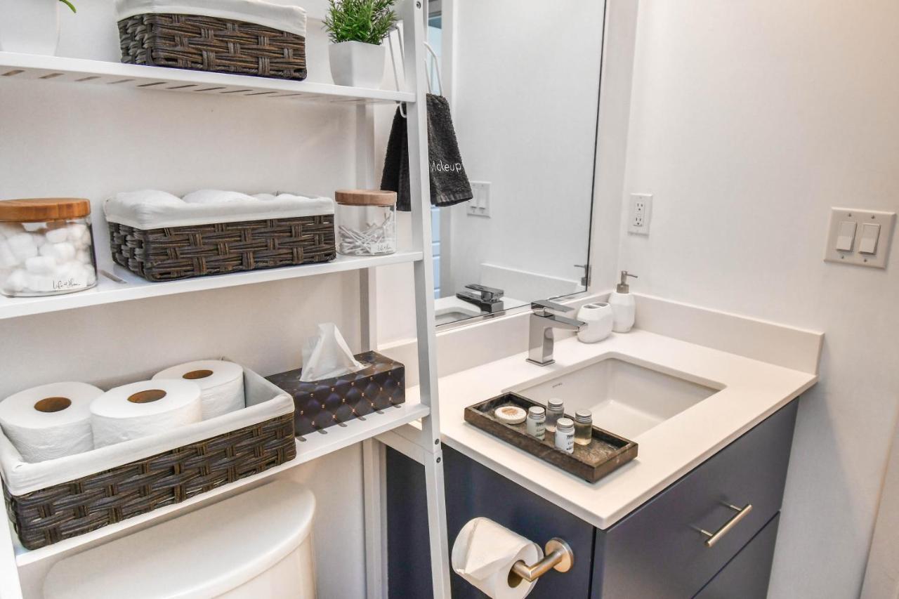 Pet Friendly Condos At Friday Harbour Innisfil Bagian luar foto