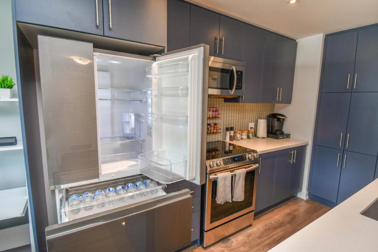 Pet Friendly Condos At Friday Harbour Innisfil Bagian luar foto