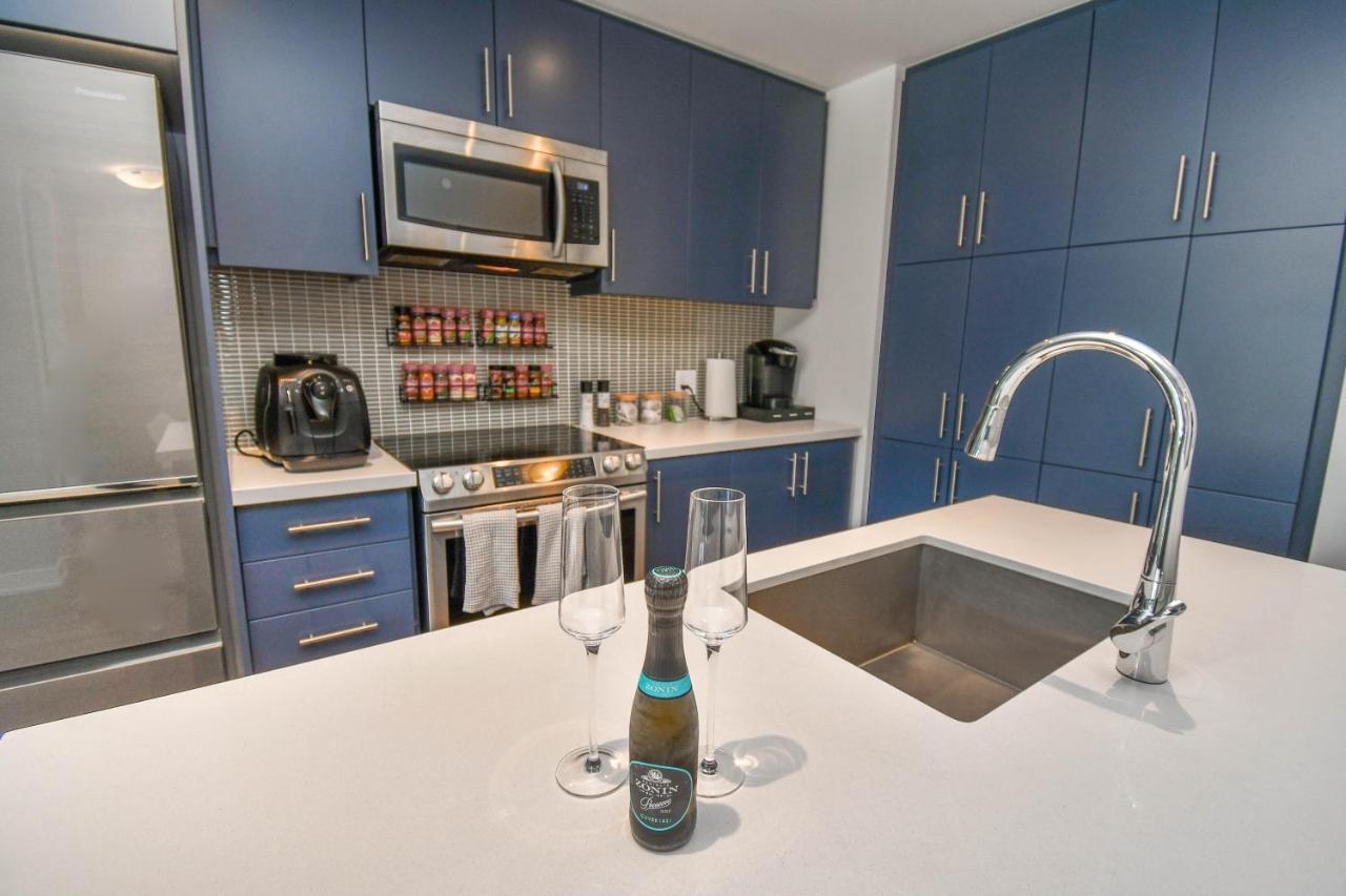 Pet Friendly Condos At Friday Harbour Innisfil Bagian luar foto