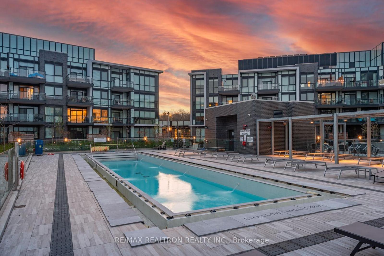 Pet Friendly Condos At Friday Harbour Innisfil Bagian luar foto